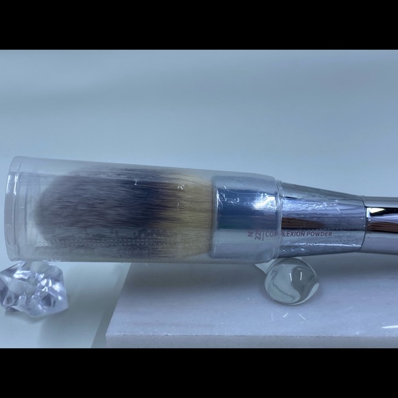 🌺 It Complexion Powder #225 - Picture 5 of 10